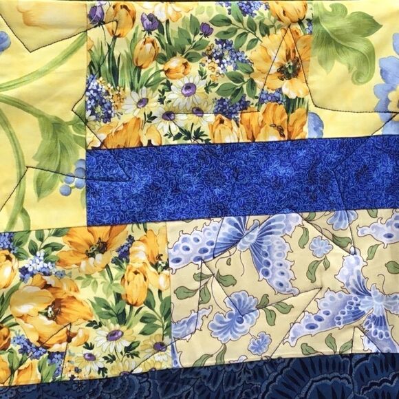 NWT Hand Crafted Blue & Yellow Quilt - Picture 9 of 14